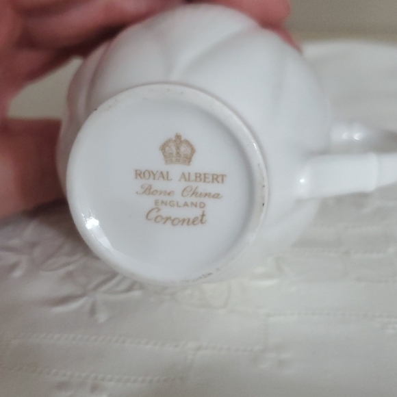 Vinyage Royal Albert Bone China - Picture 3 of 4